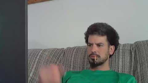 Snapshot of longnight5 chatting on April 9, 3:17 pm Alejandro Rulitos Twitter longnight55 Intagram 5longnight5 online show from April 9, 3:17 pm