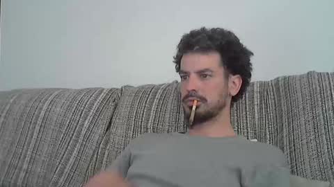 Snapshot of longnight5 chatting on April 10, 2:44 pm Alejandro Rulitos Twitter longnight55 Intagram 5longnight5 online show from April 10, 2:44 pm