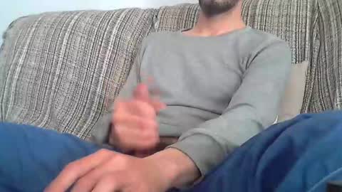 Snapshot of longnight5 chatting on April 11, 7:45 am Alejandro Rulitos Twitter longnight55 Intagram 5longnight5 online show from April 11, 7:45 am