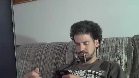 Snapshot of longnight5 chatting on April 13, 3:17 pm Alejandro Rulitos Twitter longnight55 Intagram 5longnight5 online show from April 13, 3:17 pm