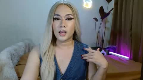 Snapshot of longoria_crawford chatting on September 13, 4:23 am My Lover Dadddy roberto online show from September 13, 4:23 am