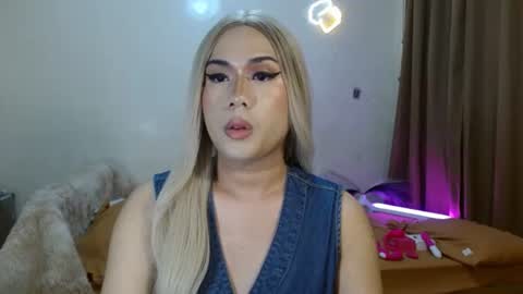 Snapshot of longoria_crawford chatting on October 18, 7:25 pm My Lover Dadddy roberto online show from October 18, 7:25 pm