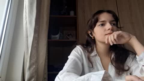 Kelly u can call Kelik online show from December 4, 8:34 am