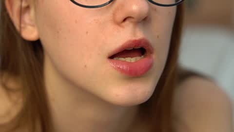 Snapshot of look_my_passion chatting on February 7, 1:47 am Hanna online show from February 7, 1:47 am