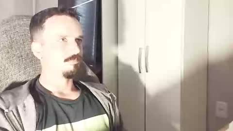 Snapshot of lookaz4010 chatting on October 7, 1:52 pm Lucas online show from October 7, 1:52 pm