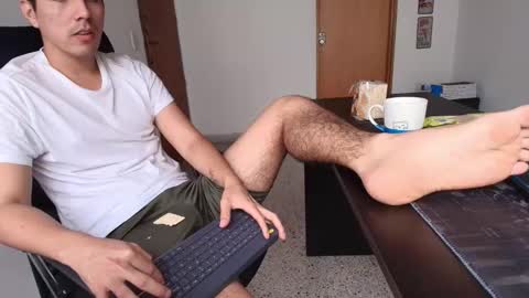 looki 16 online show from October 12, 4:06 pm