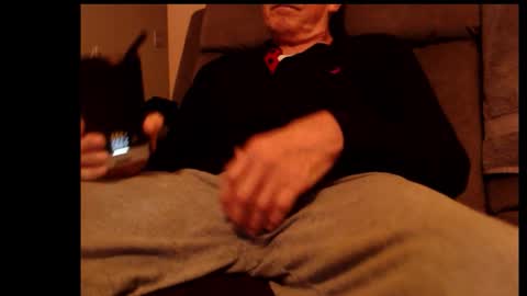 looking469 online show from December 4, 4:55 am