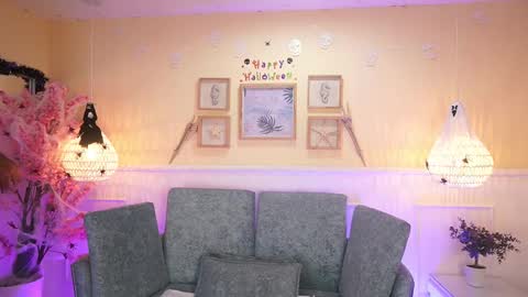 Loona Nyx online show from October 17, 11:35 am