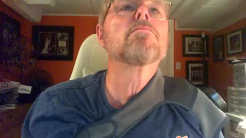 Snapshot of loosegravl chatting on July 11, 6:54 pm loosegravl online show from July 11, 6:54 pm