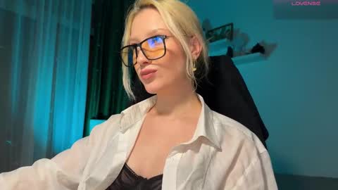 Lora heil online show from January 19, 1:59 pm