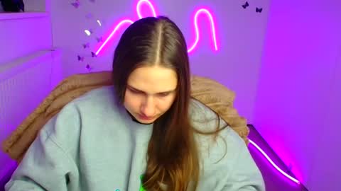 Lora online show from April 2, 5:27 am