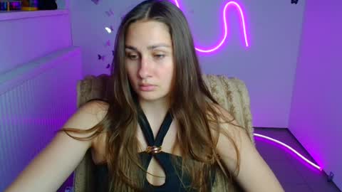 Snapshot of lora_kisses chatting on June 25, 5:34 am Lora online show from June 25, 5:34 am