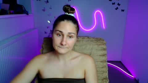 Snapshot of lora_kisses chatting on June 26, 11:36 am Lora online show from June 26, 11:36 am