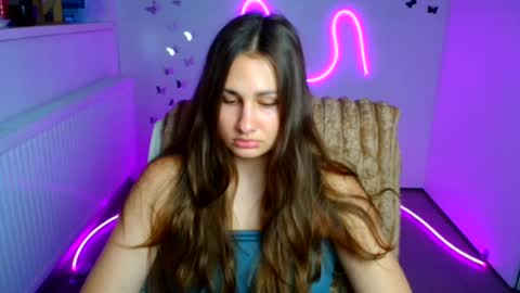 Snapshot of lora_kisses chatting on July 14, 5:45 am Lora online show from July 14, 5:45 am