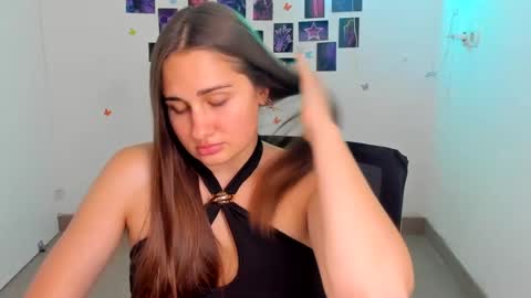 Snapshot of lora_kisses chatting on July 20, 10:39 am Lora online show from July 20, 10:39 am