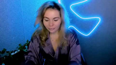 Lora online show from December 23, 3:15 am