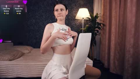 Lora online show from October 11, 5:17 am