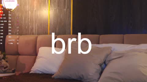 Snapshot of loraineluff chatting on March 6, 5:33 pm Loraine online show from March 6, 5:33 pm