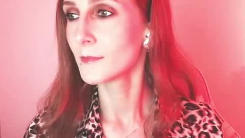 Lora  online show from April 4, 5:49 am