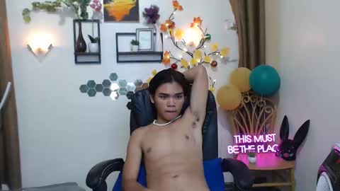 Snapshot of lord_hotasian chatting on November 28, 8:55 pm lord_hotasian online show from November 28, 8:55 pm