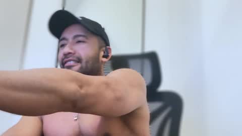 Snapshot of lordcalepecs chatting on February 21, 11:55 am Cale online show from February 21, 11:55 am