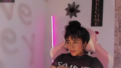 Snapshot of lore_rey chatting on May 21, 2:07 am lore_rey online show from May 21, 2:07 am