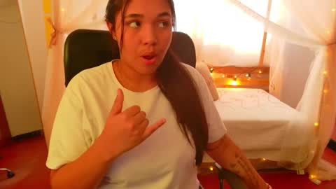 Snapshot of loreaniss chatting on March 21, 8:23 pm loreanis online show from March 21, 8:23 pm