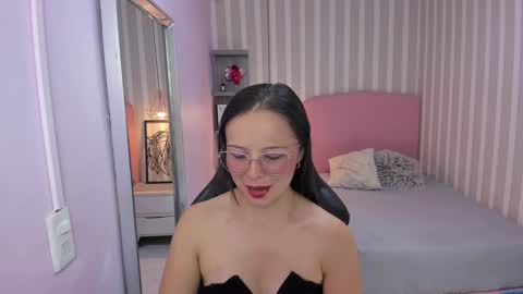 lorelaigiven online show from November 20, 12:38 pm