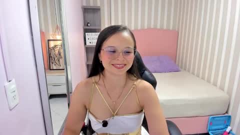 lorelaigiven online show from February 17, 12:34 pm