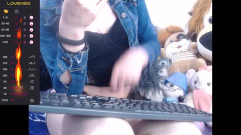 lorenitha online show from February 7, 1:43 pm