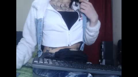 lorenitha online show from July 17, 1:56 am