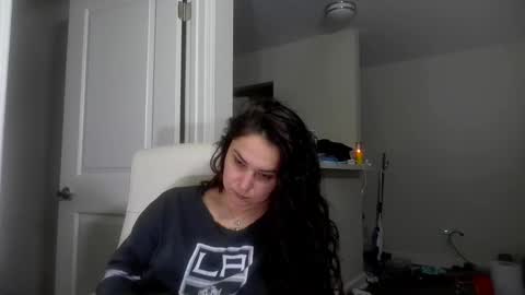 lorenlovely online show from December 16, 10:37 pm