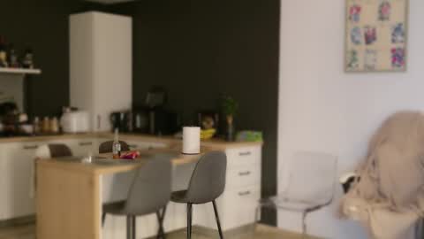 Amelia online show from September 25, 7:06 pm