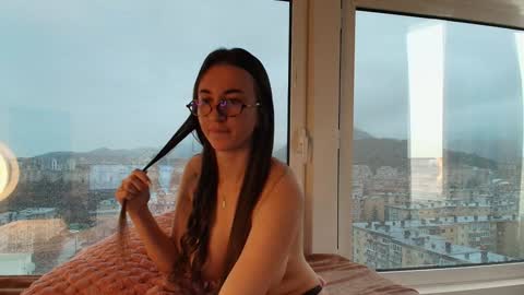 Amelia online show from March 29, 9:09 am