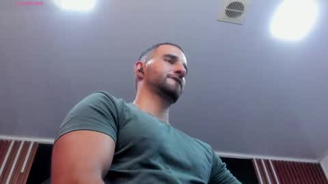  L O R E N Z O  Thumbs Up help  online show from November 6, 6:09 pm