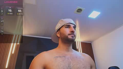  L O R E N Z O  Thumbs Up help  online show from March 19, 5:17 pm