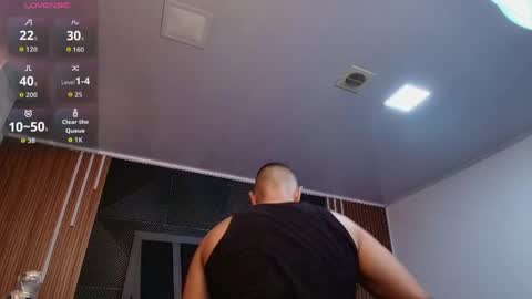 Snapshot of lorenzo_walker_ chatting on April 21, 5:17 pm L O R E N Z O Thumbs Up help online show from April 21, 5:17 pm