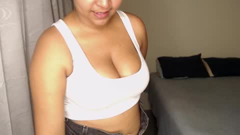 Loretta Gmez online show from March 1, 4:37 am