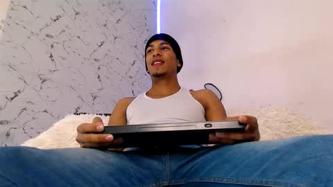 Lorian Vikel  online show from October 9, 9:46 pm