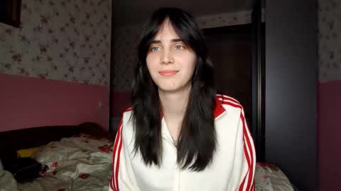 Snapshot of lorinepiro chatting on November 9, 3:21 pm Kira online show from November 9, 3:21 pm