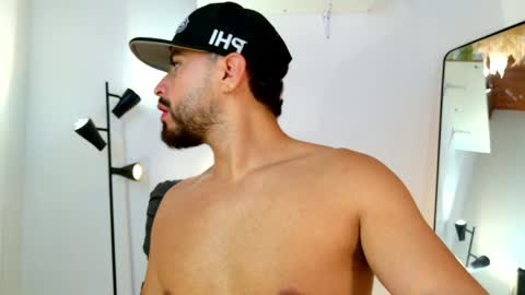 JUAN  JUAN online show from April 9, 3:17 am