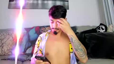 LosRompeCamera online show from November 12, 8:04 am