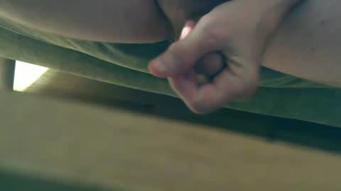 Snapshot of lost_angel75 chatting on May 14, 10:27 pm lost_angel75 online show from May 14, 10:27 pm
