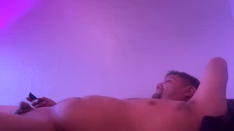 Snapshot of lostndapacific chatting on December 28, 7:33 am lostndapacific online show from December 28, 7:33 am