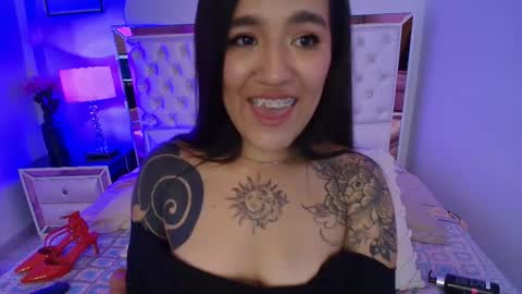 lottie_fox online show from December 16, 4:06 am