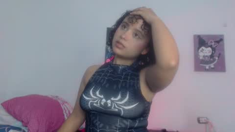 lou_cuteee online show from February 16, 3:15 am