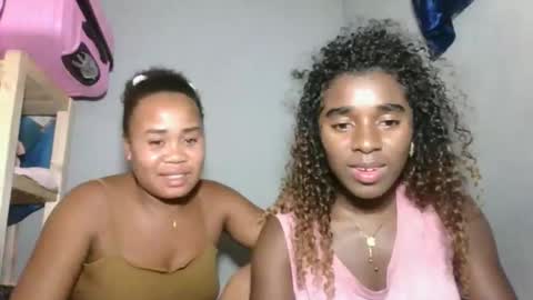 Snapshot of louane98 chatting on February 5, 9:19 pm louane98 online show from February 5, 9:19 pm