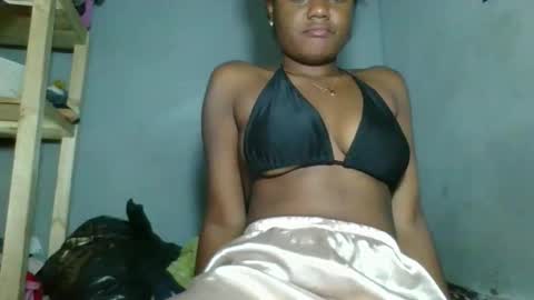 Snapshot of louane98 chatting on February 25, 4:27 pm louane98 online show from February 25, 4:27 pm