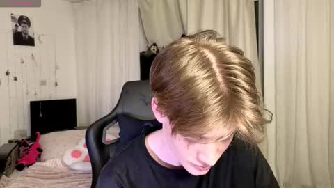 louie_evans online show from February 2, 8:18 pm