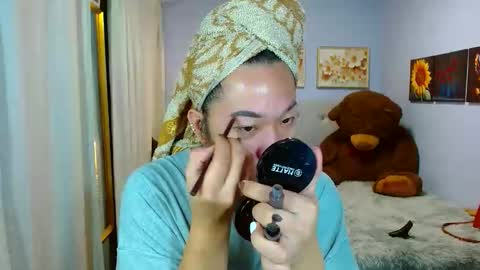 Snapshot of louie_sexy chatting on November 1, 9:00 am Cathy online show from November 1, 9:00 am